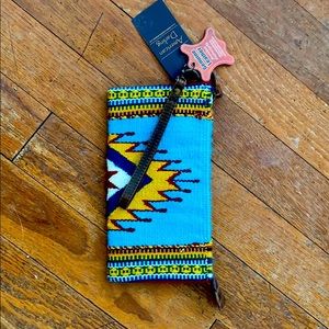 Tribal clutch